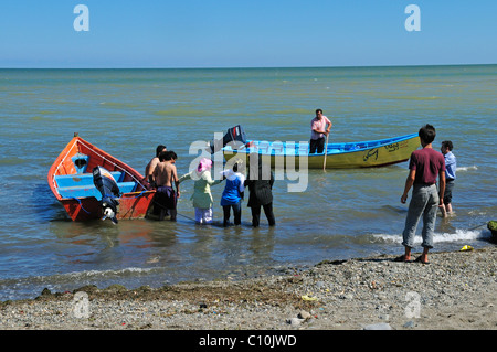 Iranische Volk auf den Strand von Ramsar, Kaspischen Meer, Mazandaran, Iran, Asien Stockfoto