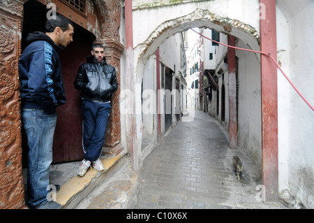 Straßenszene in Algier der Altstadt, in der Kasbah. Stockfoto