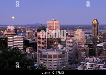 Blick vom Mont Royal in Downtown Montreal, Dusk, Quebec, Kanada, Nordamerika Stockfoto