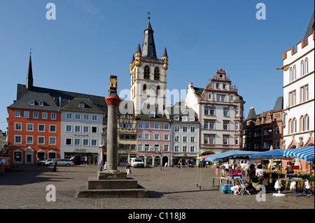 Markt der Kirche Sankt Gangolf vom Hauptmarkt, Hauptplatz, Trier, Rheinland-Pfalz, Deutschland, Europa Stockfoto