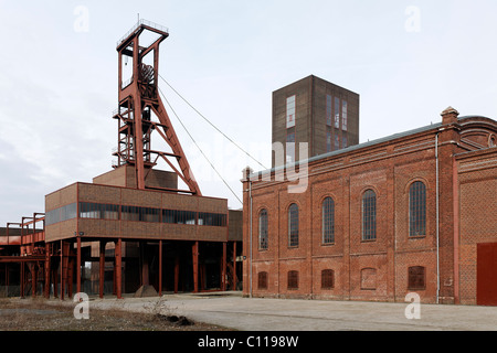 Stillgelegte Zeche, Schächte 1-2-8, Turm, gewundenen Zollverein Coal Mine Industriekomplex, Essen-Stoppenberg, Ruhrgebiet Stockfoto