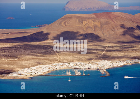 La Graciosa oder Insel Graciosa und seinen Hauptort Caleta de Sebo. Stockfoto