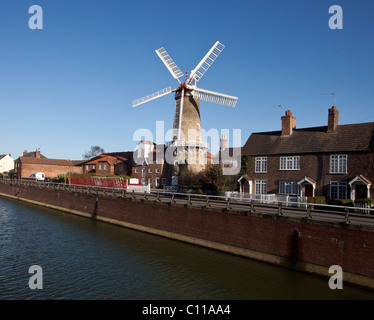 Boston, Lincolnshire. Abgebildet ist der Maud Foster Mill am Kanal im Zentrum von Boston. Foto von Fabio De Paola Stockfoto