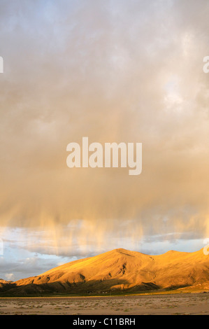 Landschaft, Wetter, leichte Atmosphäre vor dem Regen bolivianischen Altiplano Hochland, Departamento Oruro, Bolivien, Südamerika Stockfoto