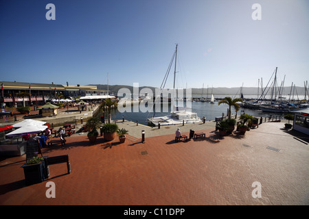 Geschäfte in MARINA & KNYSNA QUAYS WESTERN CAPE Südafrika 28. Januar 2011 Stockfoto