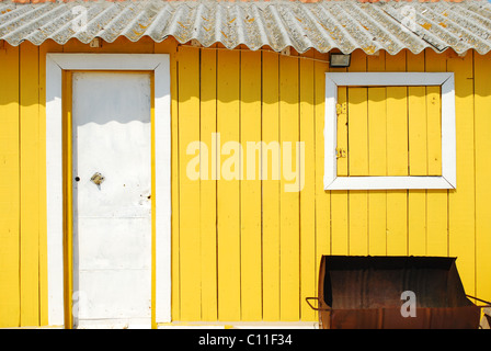schöne und traditionelle Fischerhaus in der portugiesischen Küste (Detail) Stockfoto
