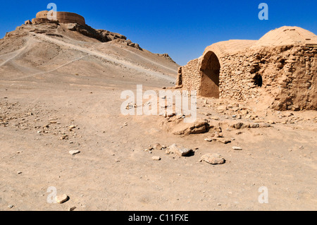 Zeremonielle Gebäude am Turm des Schweigens, Zoroastrian Beerdigung Boden, Zoroastrianism, Mazdanism, Yazd, Persien, Iran, Asien Stockfoto