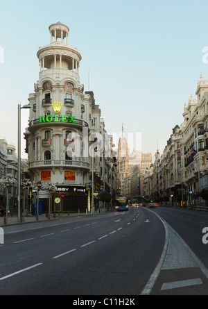 Morgendämmerung in Gran Via Madrid Spanien Stockfoto