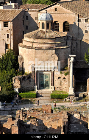 Tempel des Romulus oder Santi Cosma e Damiano, Forum Romanum, das Forum Romanum, Rom, Latium, Italien, Europa Stockfoto