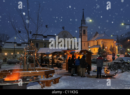 Weihnachtsfeier in St. Veit, Berndorf, Triestingtal, Niederösterreich, Österreich Stockfoto