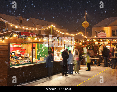 Weihnachtsmarkt, Leobersdorf, Triestingtal, Niederösterreich, Österreich Stockfoto