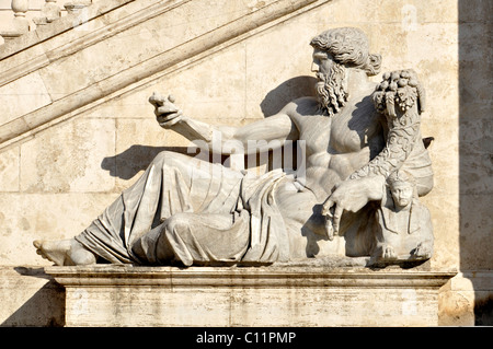 Statue des Flussgottes Nil, Palazzo Senatorio Senatoren Palast Capitol Platz Piazza del Campidoglio, Rom, Latium, Italien Stockfoto