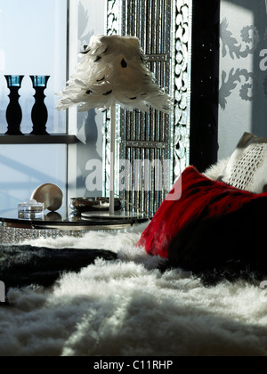 Detail von einem luxuriösen Bett, Dubai-Stil, in einem anspruchsvollen Ambiente Stockfoto