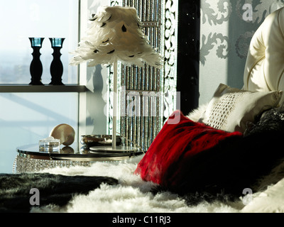 Detail von einem luxuriösen Bett, Dubai-Stil, besonderen Ambiente Stockfoto