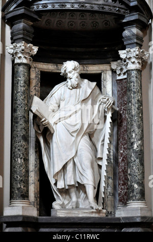 Statue des Apostels Simon, Kirchenschiff, Basilika San Giovanni in Laterano, Rom, Latium, Italien, Europa Stockfoto