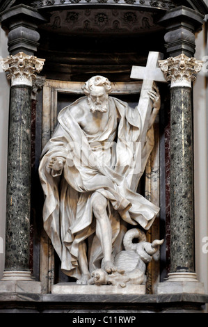 Statue des Apostels Philippus, Kirchenschiff, Basilika San Giovanni in Laterano, Rom, Latium, Italien, Europa Stockfoto