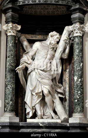 Statue des Apostels Andreas, Kirchenschiff, Basilika San Giovanni in Laterano, Rom, Latium, Italien, Europa Stockfoto