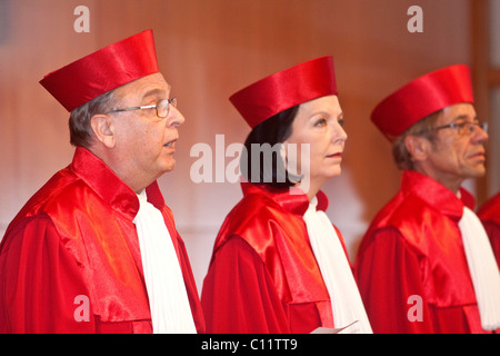 Richter des Bundesverfassungsgerichts, vom linken Präsident Prof. Dr. Dres. h.c. Papier, BVR'in Dr. Hohmann-Dennhardt, Dr. Stockfoto