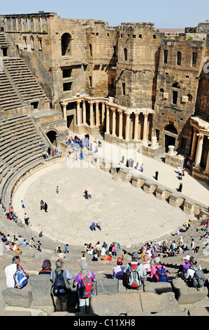 Auditorium, Steinen römische Theater mit schwarzem Basalt in Bosra, Syrien, Asien Stockfoto