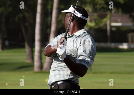 Fidschis PGA Golfer Vijay Singh trifft Golfbälle auf der Range nach eine Praxis Runde vor der 2005 Sony Open In Hawaii. Stockfoto