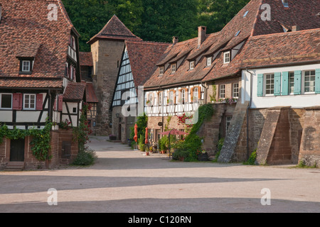 Romantischen Innenhof des Kloster Maulbronn Kloster Maulbronn, Baden-Württemberg, Deutschland, Europa Stockfoto