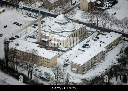 Luftaufnahme, DITIB Merkez Moschee Hamborn, Schnee, Duisburg, Ruhr, Nordrhein-Westfalen, Deutschland, Europa Stockfoto