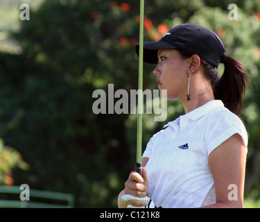 Fünfzehn Jahre alte Kind-Golfer, die Michelle Wie während einer Proberunde vor der 2005 Sony Open In Hawaii abschlägt. Stockfoto