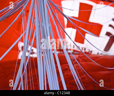 Blick ins Innere einer roten Heißluftballon während entlüftet werden, Allgäu in Upper Bavaria, Bavaria, Germany Stockfoto