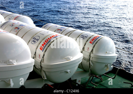 Rettungsflöße. Sofort starten. P&O-liner Oriana. Stockfoto