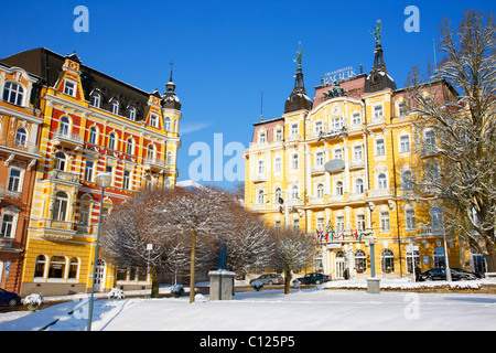 Reich verzierte Hotel Fassaden, winterlich, Marianske Lazne, Tschechische Republik, Europa Stockfoto