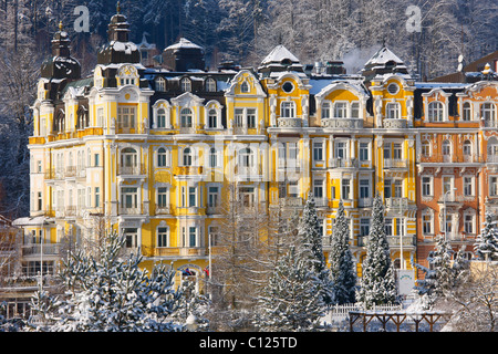 Reich verzierte Hotel Fassaden, winterlich, Marianske Lazne, Tschechische Republik, Europa Stockfoto