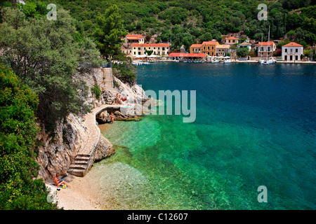 Winzig kleine Strand neben dem Dorf Kioni, die schönste der Insel Ithaka, Ulisses s Heimat. Ionisches Meer, Griechenland Stockfoto
