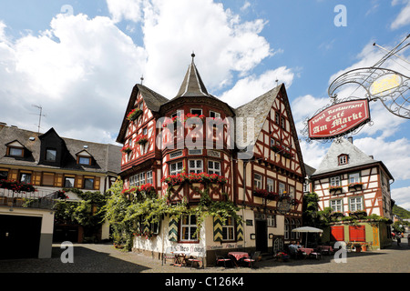 Alte Stadt Bacharach, Fachwerkbauten, UNESCO-Welterbe Mittelrheintal Tal, Rheinland-Pfalz Stockfoto