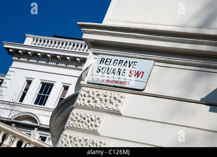 Straßenschild in Belgrave Square, London Stockfoto