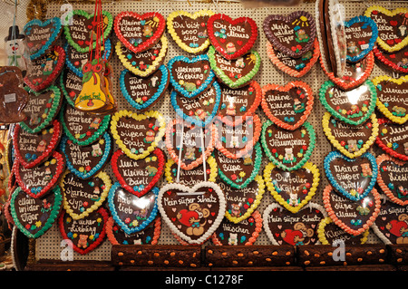 Lebkuchenherzen auf dem Christkindlesmarkt Weihnachten Markt, Hauptmarkt, Nürnberg, Middle Franconia, Bayern, Deutschland, Europa Stockfoto