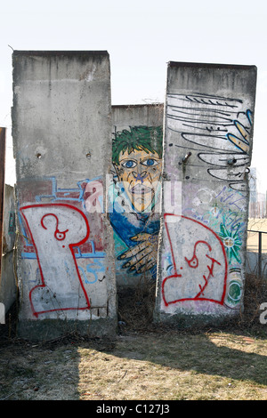 Entfernte Wand Segmente, Berlin Wall Memorial Visitor Centre, Berlin, Deutschland Stockfoto