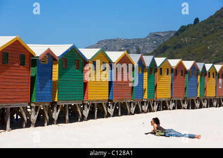 Bunte Strandhäuschen in Muizenberg, Kapstadt, Western Cape, Südafrika, Afrika Stockfoto