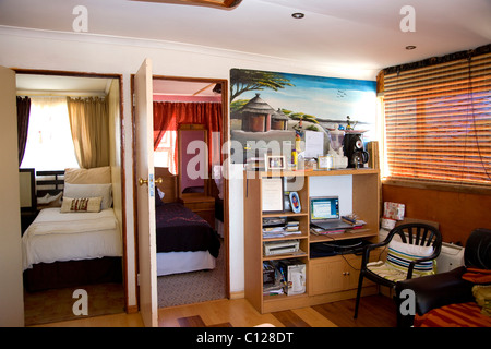 Zimmer in Bed And Breakfast in Vickys, Khayelitsha Township in Kapstadt, Westkap, Südafrika, Afrika Stockfoto