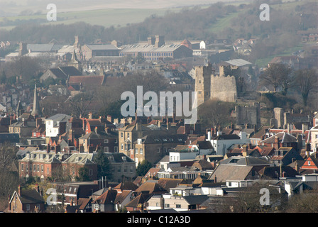 Die Dächer von Lewes durch das Schloss geprägt. Stockfoto