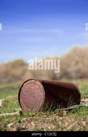 Einen alten rostigen Blechdose in der kalifornischen Wüste. Stockfoto