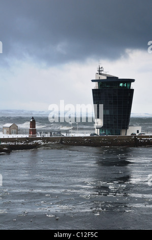 Detail von der Küste und Nordsee vom South Aberdeen Küstenweg in der Winterzeit Stockfoto