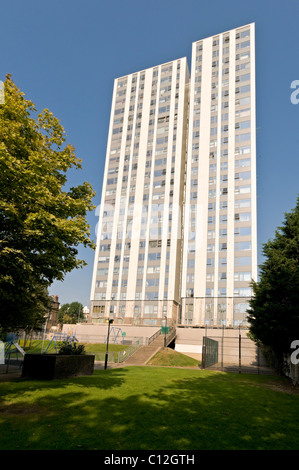 Burnham House Türme, Swiss Cottage, London Stockfoto