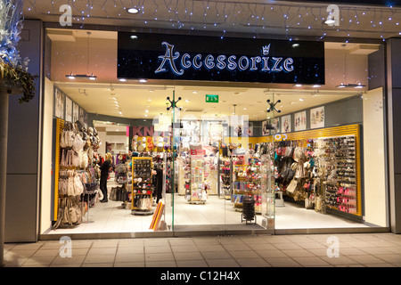 Zubehör für Mode Kleidung Shop, UK Stockfoto