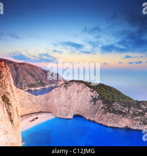 Ein Panorama der Insel Zakynthos mit einem Schiffbruch am Sandstrand Stockfoto