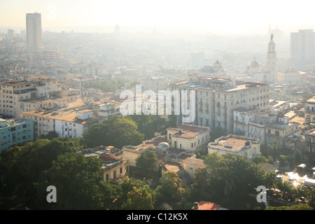 Am frühen Morgen Nebel über Havanna in Kuba Stockfoto