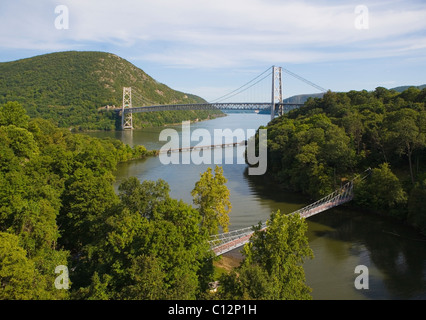 USA, New York State, Bear Mountain, Hängebrücke über den Fluss Stockfoto