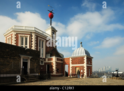 Royal Observatory Greenwich mit es s Zeit ball erhöhten & ablegen, um 13:00-signal um. Stockfoto