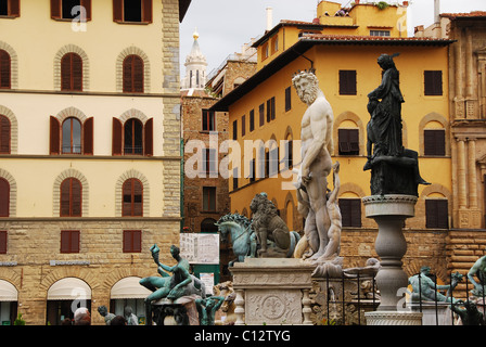 Brunnen von Neptun, Logia dei Lanzi, Piazza della Signoria, Florenz, Italien Stockfoto