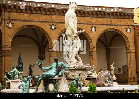 Brunnen von Neptun, Logia dei Lanzi, Piazza della Signoria, Florenz, Italien Stockfoto