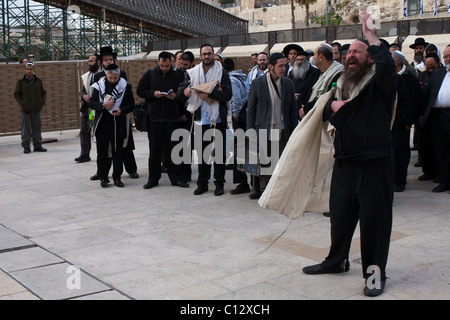 Morgengebet wurden heute von Frauen von der Wand auf die Frauen der Kotel durchgeführt. Jerusalem, Israel. 03.07.2011. Stockfoto